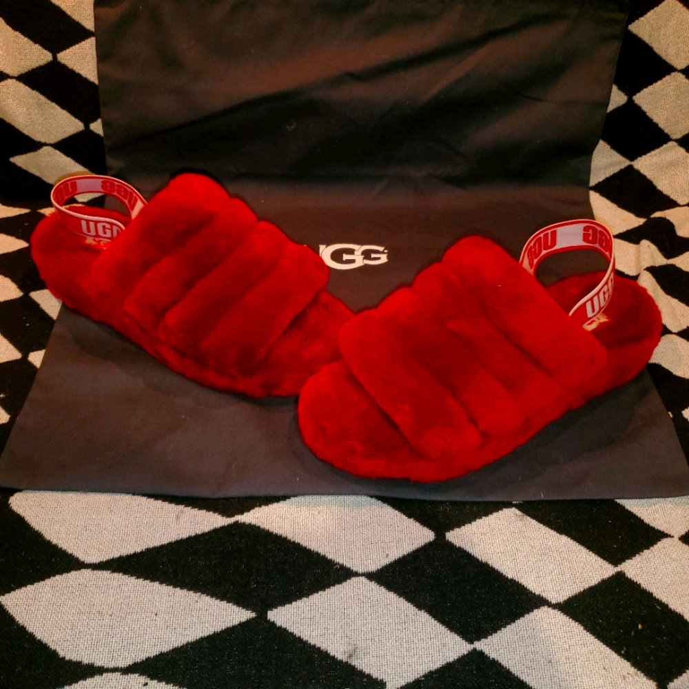 Ugg slides - Picture 1 of 10